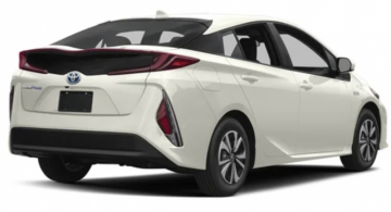Toyota Prius v Five (2017)