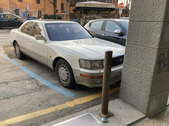 1989 Lexus LS400