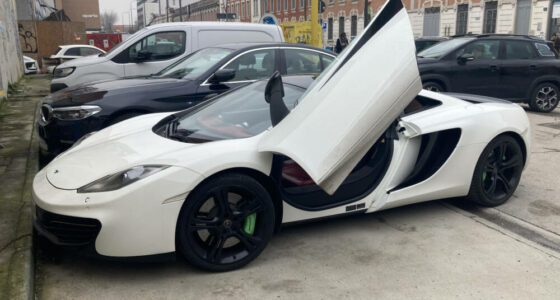 2010 McLaren MP4-12C
