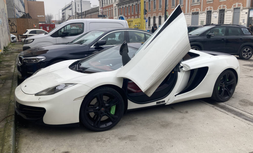 2010 McLaren MP4-12C