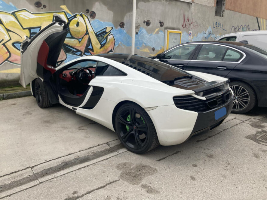2010 McLaren MP4-12C